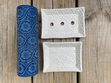 Load image into Gallery viewer, Large Flower Pattern Texture Roller